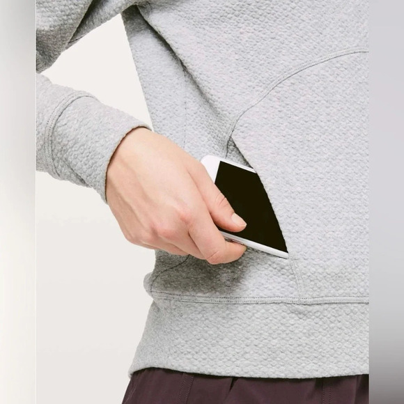 Lululemon Womens 4 Catch A Moment Crew Neck Pullover Heathered Light Gray Casual - Picture 8 of 8